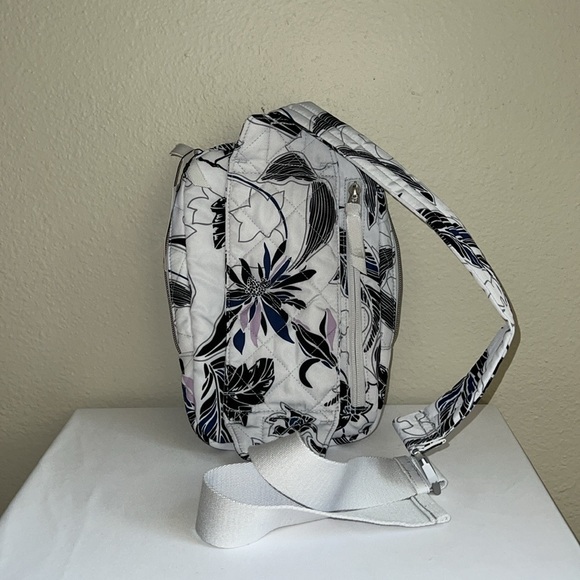 Vera Bradley Utility Sling Backpack-Twilight Garden - ❤️ NEW - Picture 12 of 12